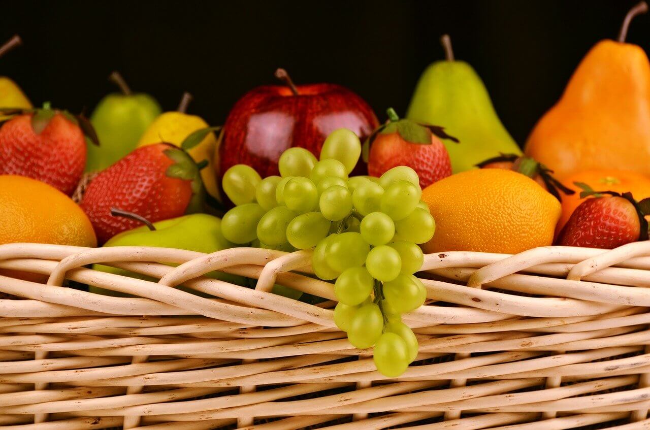fruit basket 1114060 1280